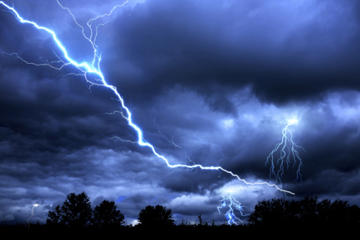 Информация для населения о правилах безопасного поведения во время грозы