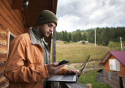 Пройдите опрос о потребности в подключении к домашнему интернету в деревнях и сёлах