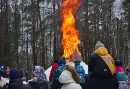 Проводы зимы в городском парке