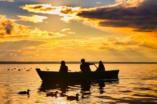 Как вести себя в лодке во время плавания на ней