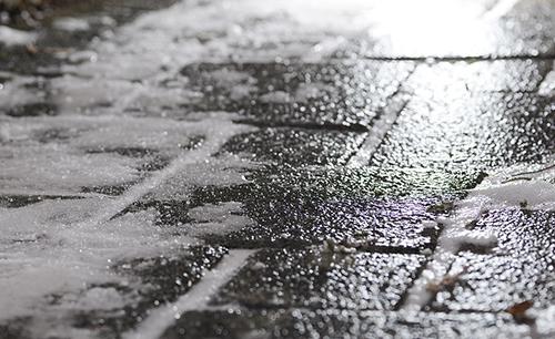 Информация для автомобилистов  о правилах дорожного движения при гололеде